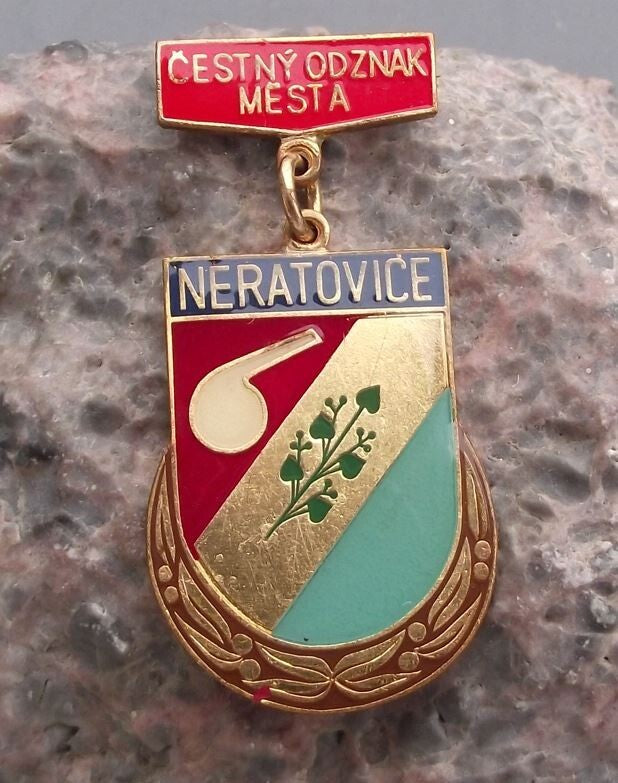 Vintage Neratovice Town Heraldic Coat of Arms Vintage Medal Style Pin Badge - Badgecrazy