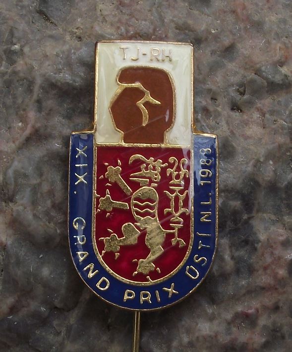 1988 Czechoslovakia Boxing Title Fight Usti nad Labem Glove Lion Pin Badge - Badgecrazy