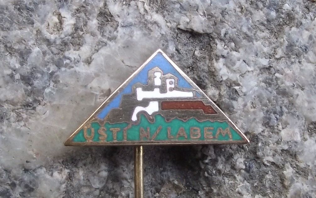 Antique Usti nad Labem Strekov Schreckenstein Castle River Elbe Pin Badge - Badgecrazy