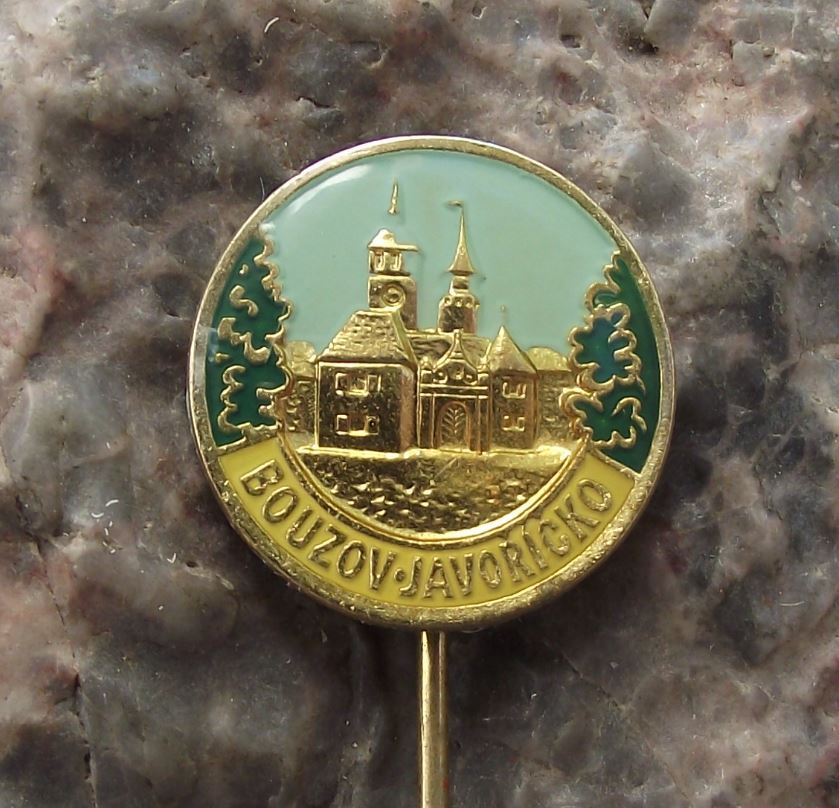 Antique Castle Hrad Bouzov Javoricko Czech Tourist Souvenier Pin Badge - Badgecrazy