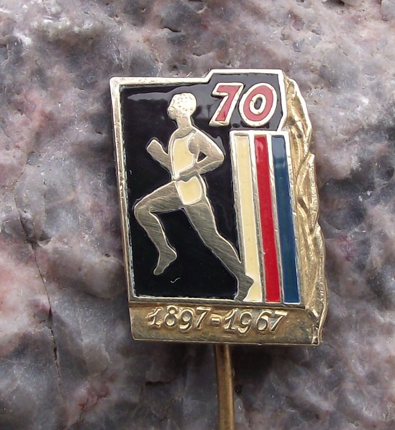 1967 Czechoslovakia Athletics Association Anniversary Runner Sprinter Pin Badge - Badgecrazy