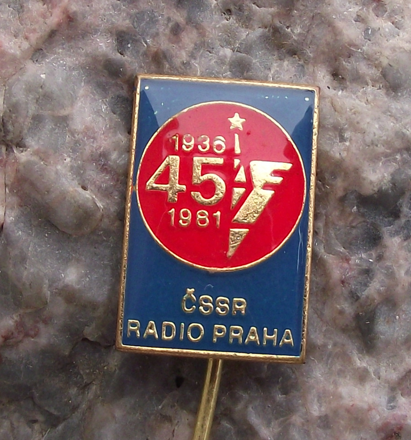 1981 Czech Radio Prague Praha CSSR 45th Anniversary Tower Mast Logo Pin Badge - Badgecrazy