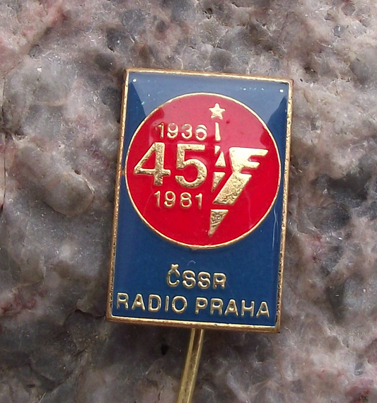 1981 Czech Radio Prague Praha CSSR 45th Anniversary Tower Mast Logo Pin Badge - Badgecrazy