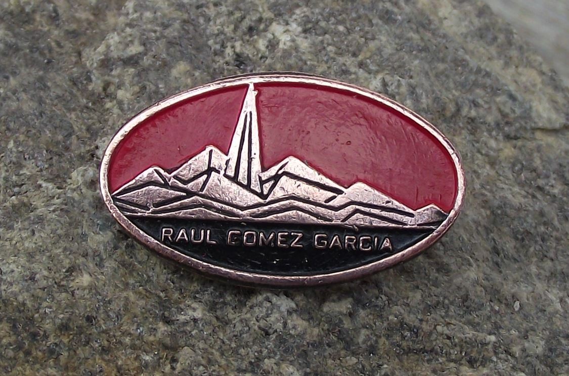 Vintage Raul Gomez Garcia Cuban Revolutionary Batista Freedom Fighter Pin Badge - Badgecrazy