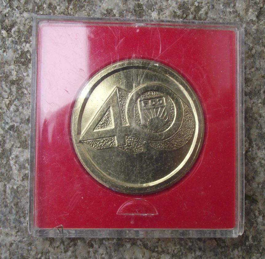 1986 FDJ Freie Deutsche DDR Germany Youth 40th Anniversary Dresden Medallion - Badgecrazy