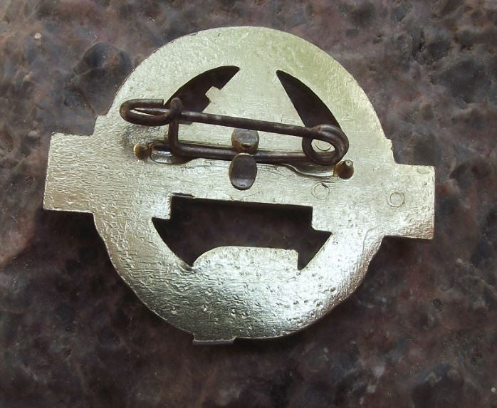 1969 Fur Hohe Leistungen East German DDR Honourable Performance Award Pin Badge - Badgecrazy