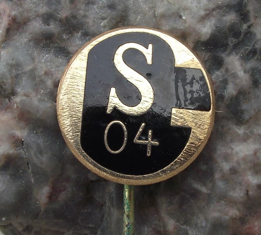 Vintage FC Schalke 04 German Football Club Soccer Crest Supporters Pin Badge - Badgecrazy