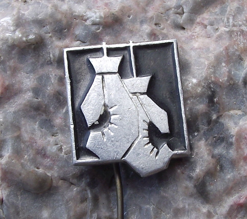 Vintage Boxing Boxer Club Pair of Hanging Gloves on Strings Russian Pin Badge - Badgecrazy