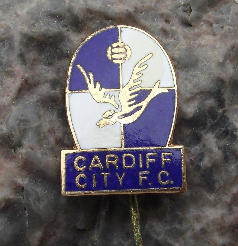 Vintage Cardiff City Football Club CCFC Supporter Soccer Crest Logo Pin Badge - Badgecrazy