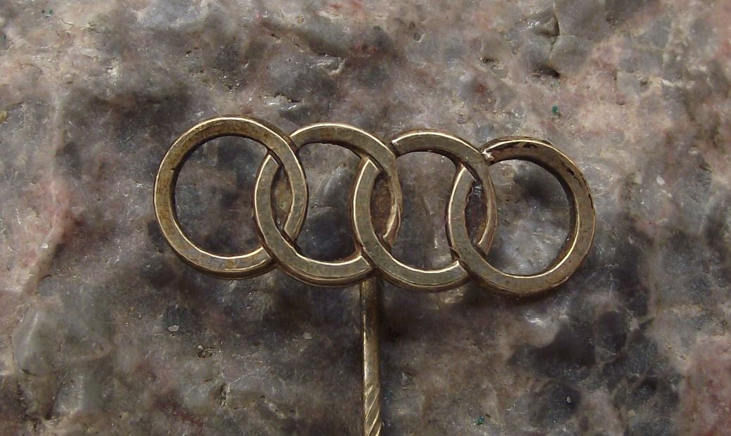 Four Interlocking Circles Rings Classic Audi Cars German Automobiles Pin Badge - Badgecrazy