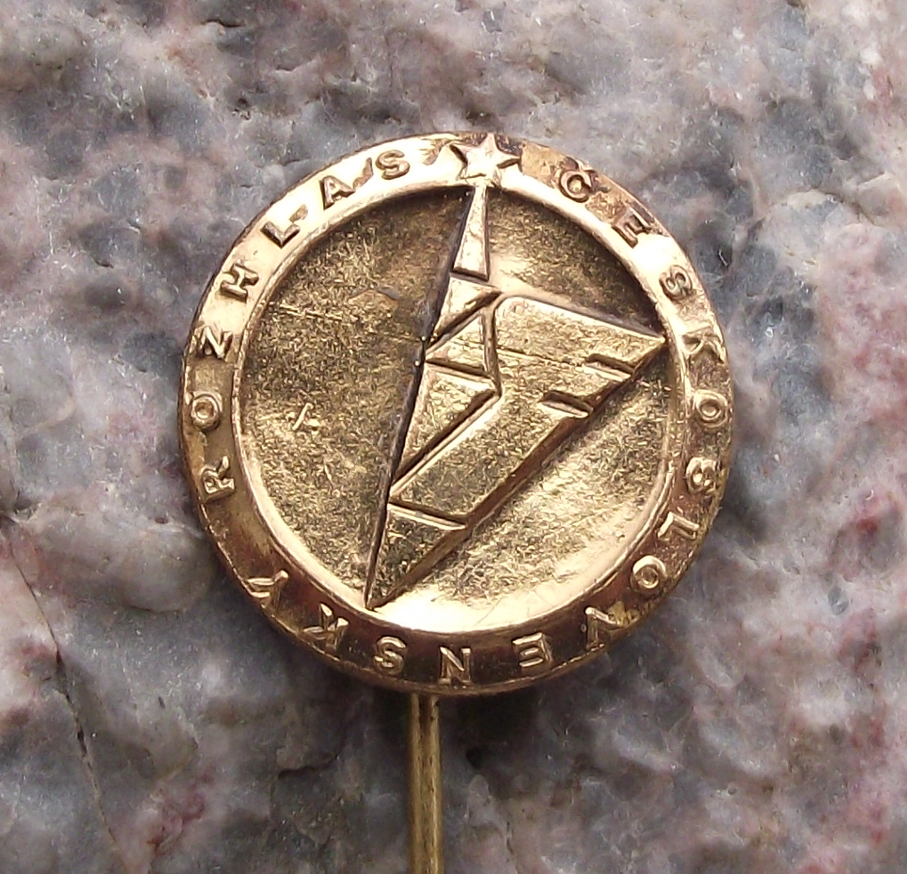 Gold Czech State Broadcasting Company Tower Radio Antenna Transmitter Pin Badge - Badgecrazy