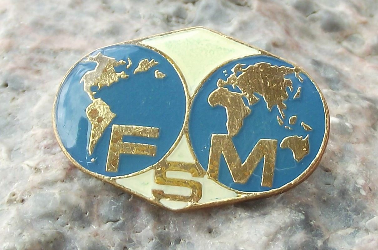 Vintage Federation Syndicale Mondiale FSM World Student Youth Union Pin Badge - Badgecrazy