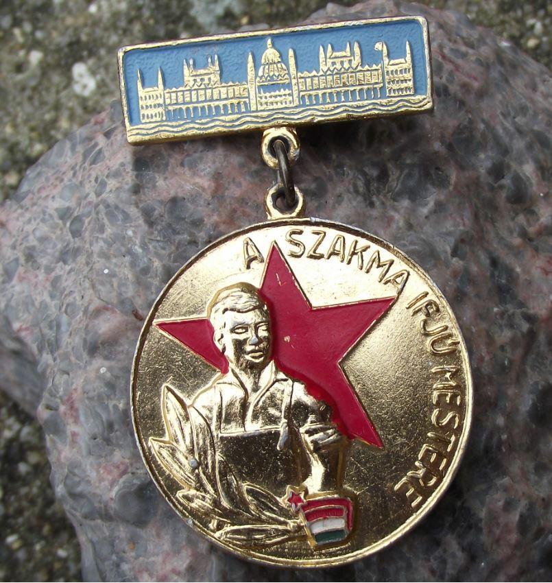Antique Hungary Young Communist League Ifjusagi Youth Excellence Medal Pin Badge - Badgecrazy