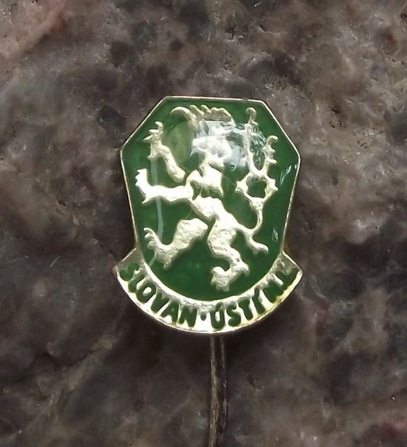 Czechoslovakia Boxing Club Slovan Usti nad Labem Lion Motif Boxers Pin Badge - Badgecrazy