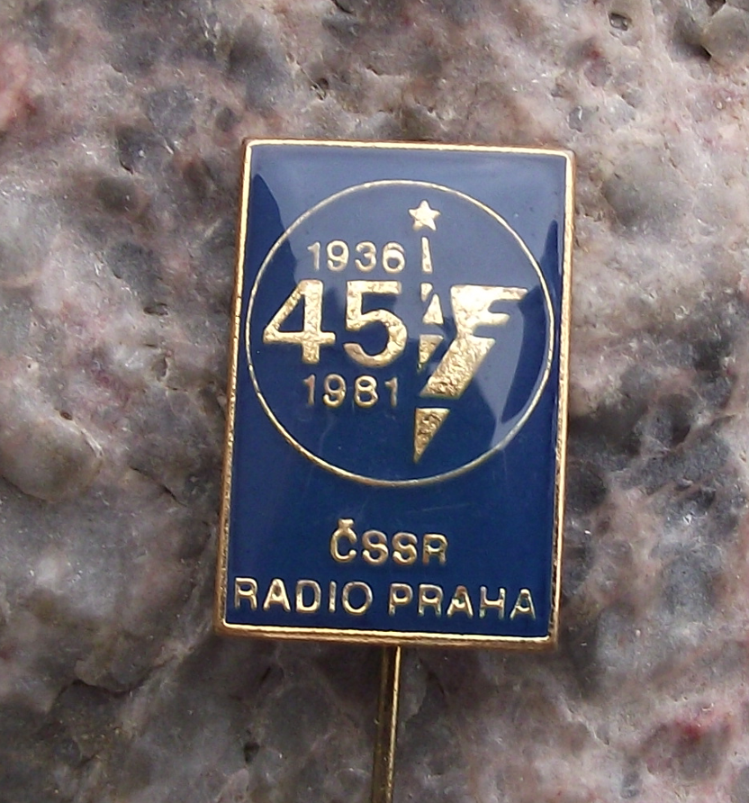 1981 Czech Radio Prague Praha CSSR 45th Anniversary Tower Mast Logo Pin Badge - Badgecrazy
