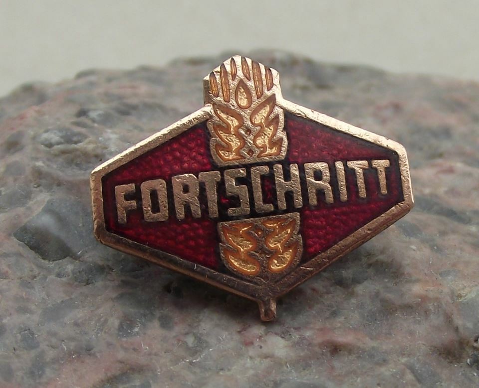 Antique Fortschritt East German DDR Combine Harvester Tractor Farming Pin Badge - Badgecrazy