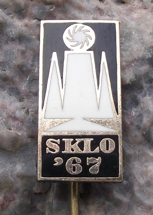 1967 Czechoslovakia Glass Exhibition Expo Sklo 67 Bohemia Crystal Pin Badge - Badgecrazy