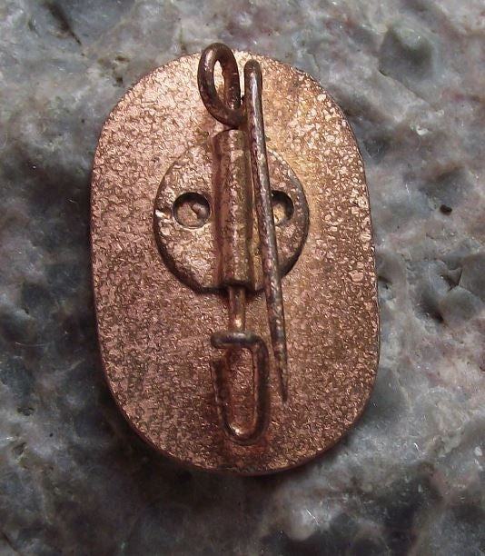 1954 Fur Den Freiwilligen Aufbau Berlin NAW Nationale Aufbauwerk DDR Pin Badge