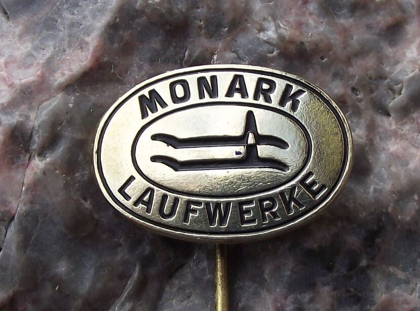 Vintage Monark Laufwerke German Car Running Gear Drives Advertising Pin Badge - Badgecrazy