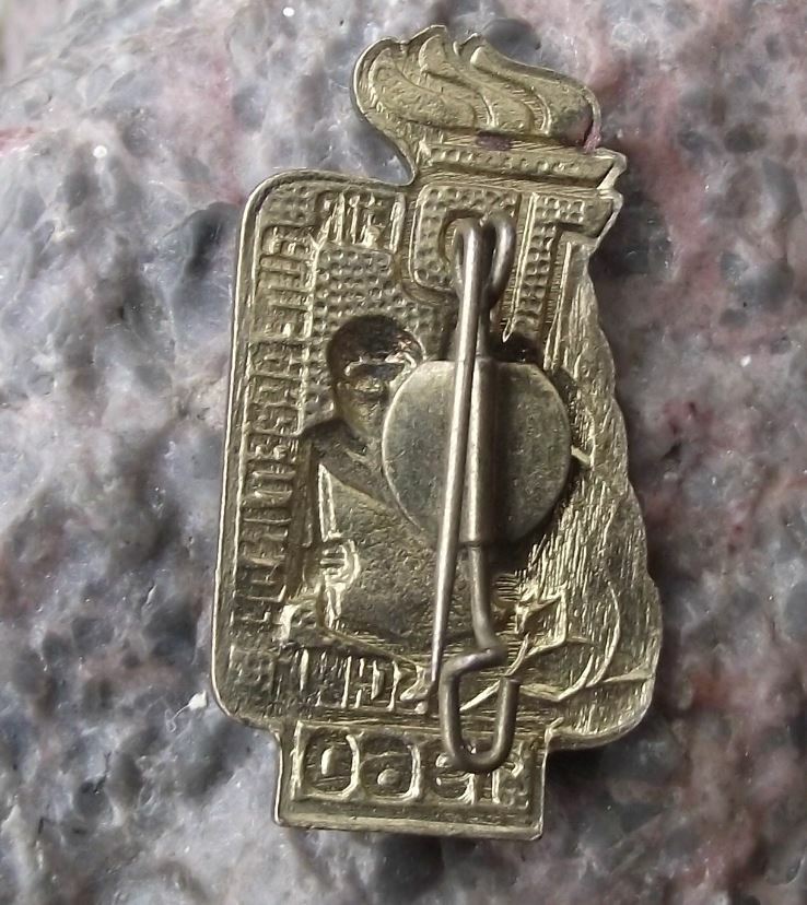 1960 Thalmann Pioneer Gute Arbeit Schule Good School Work Award DDR Pin Badge - Badgecrazy