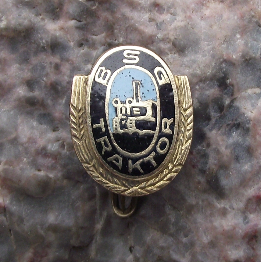 Vintage BSG Traktor East Germany Agricultural Football Soccer Team Pin Badge - Badgecrazy