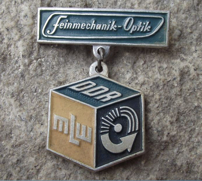 Antique DDR Feinmechanik Optik MLW Optical Instruments Test Equipment Pin Badge - Badgecrazy