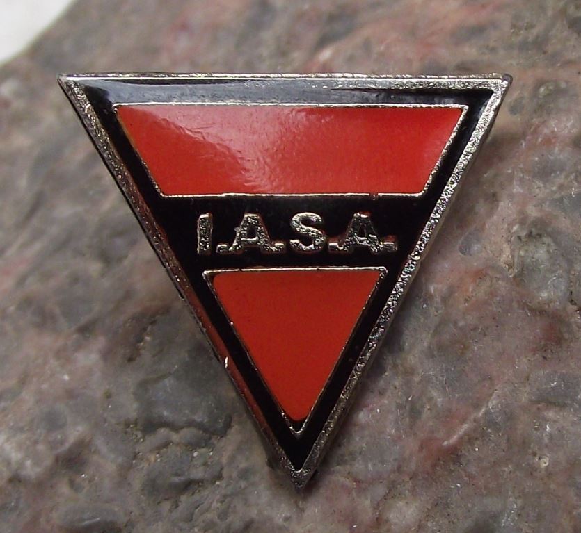 Rare Institucion Atletica Sud America IASA Football Club Soccer Team Pin Badge - Badgecrazy