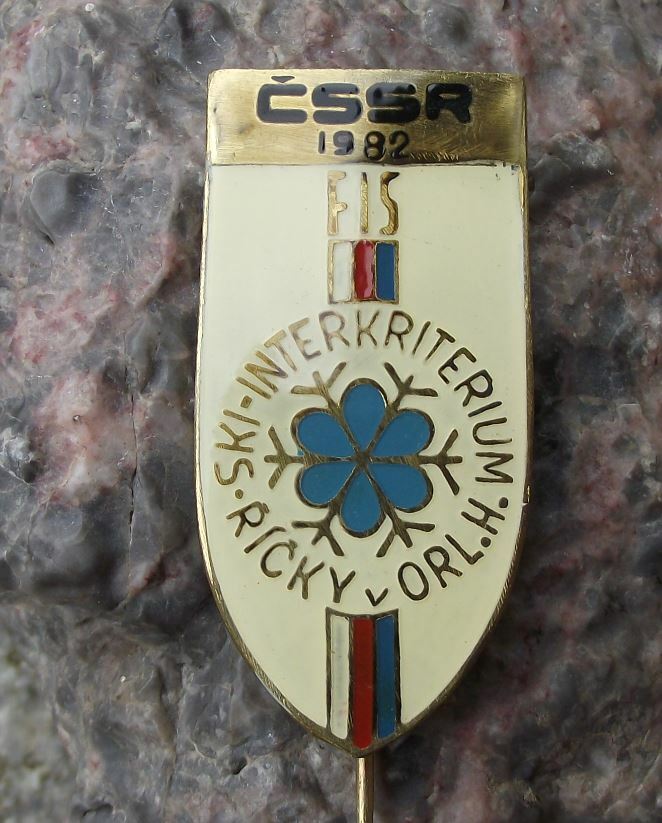 1982 FIS Skiing Qualification Competition Czechoslovakia Ricky Ski Pin Badge - Badgecrazy