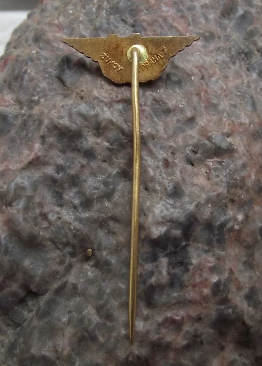 1976 Winged Flying Letter M 65 Logo Safety Match Maker Matchboxes Pin Badge - Badgecrazy