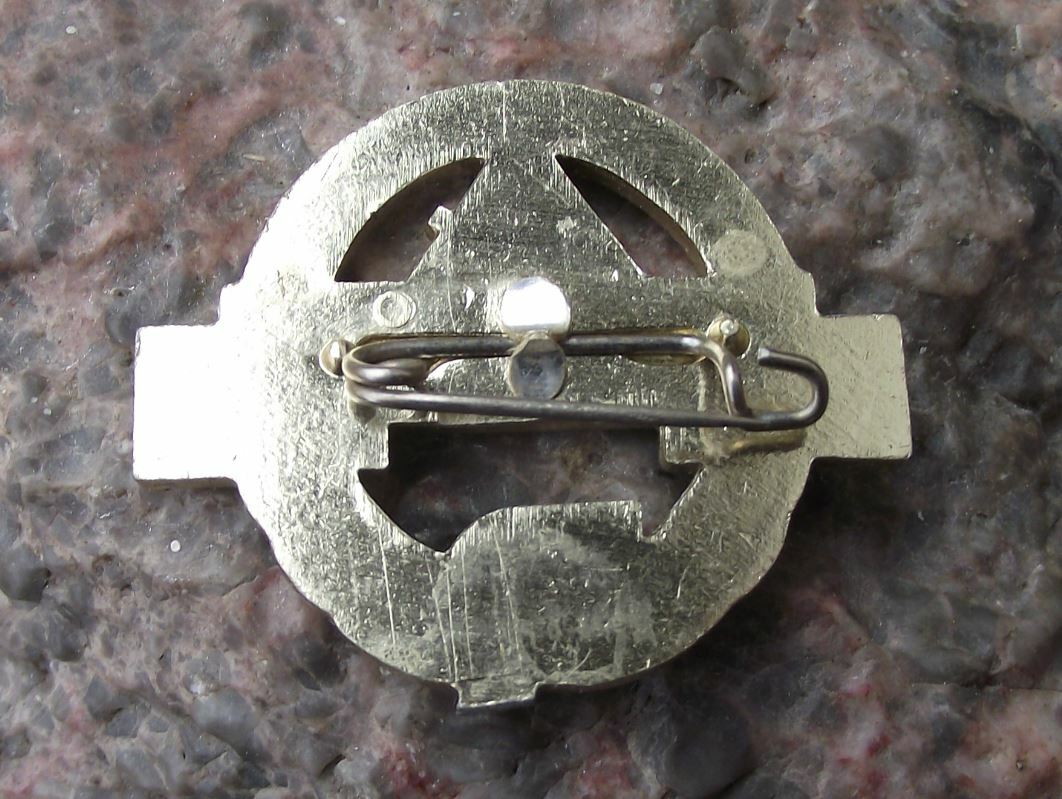 1967 Fur Hohe Leistungen East German DDR Honourable Performance Award Pin Badge - Badgecrazy