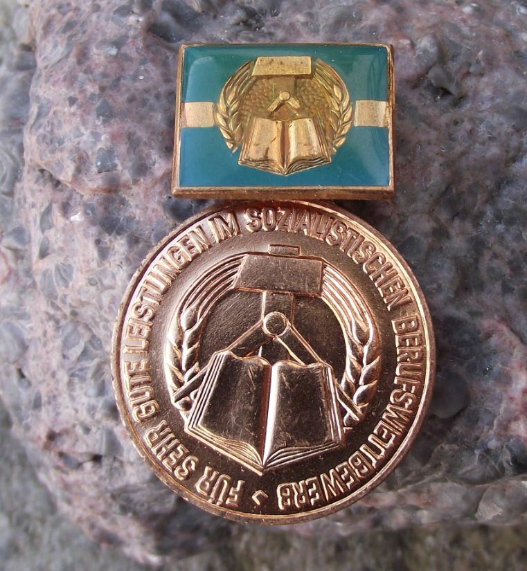 Vintage East Germany DDR GDR Hammer Compass Student Learning Award Medal - Badgecrazy