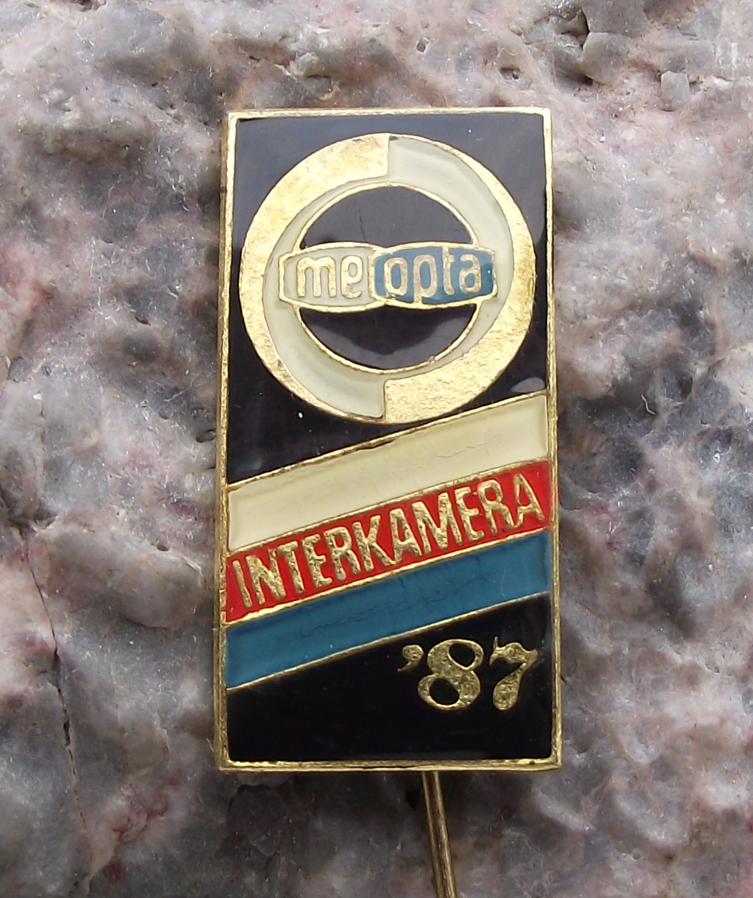 1987 Meopta Cameras Interkamera Show Exhibition Czech Optics Company Pin Badge - Badgecrazy