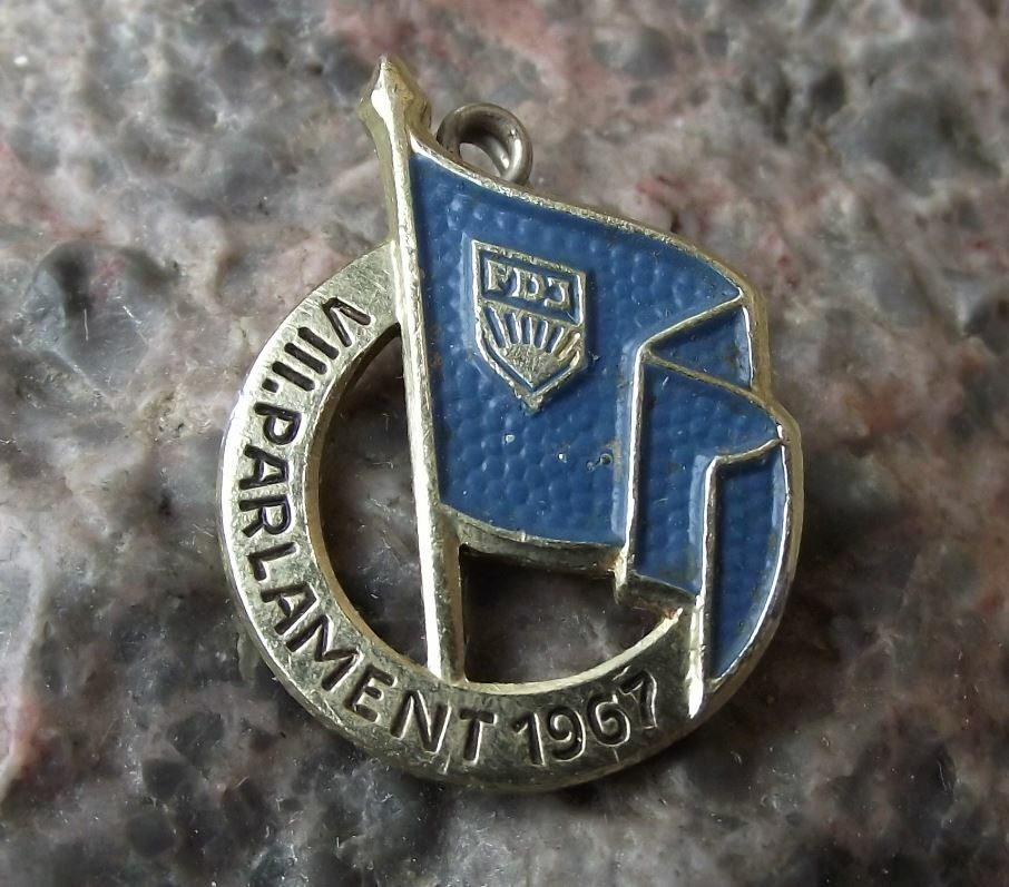 1967 FDJ Freie Deutsche Jugend East Germany Youth Parliament DDR Pin Badge - Badgecrazy