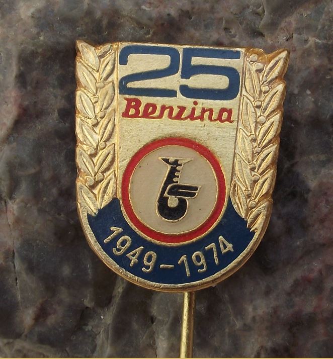 1974 Benzina Fuel Motor Petrol Unipetrol Company 25th Anniversary Oil Pin Badge - Badgecrazy