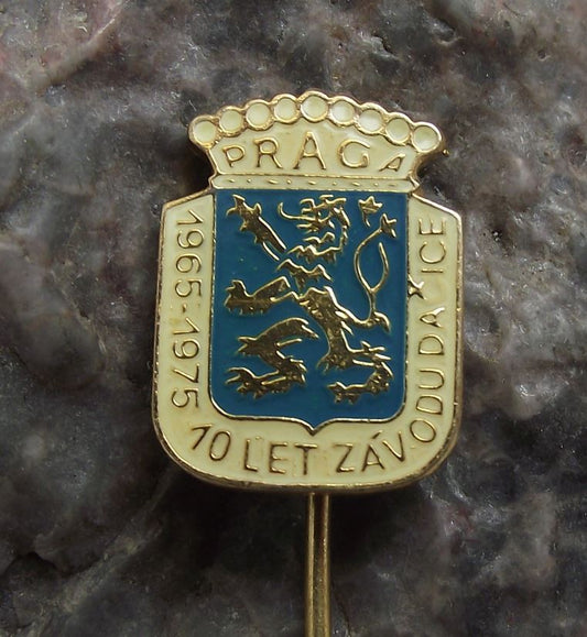 1977 Praga Dacice Czech Car Bus Truck & Tank Company 70th Anniversary Pin Badge - Badgecrazy