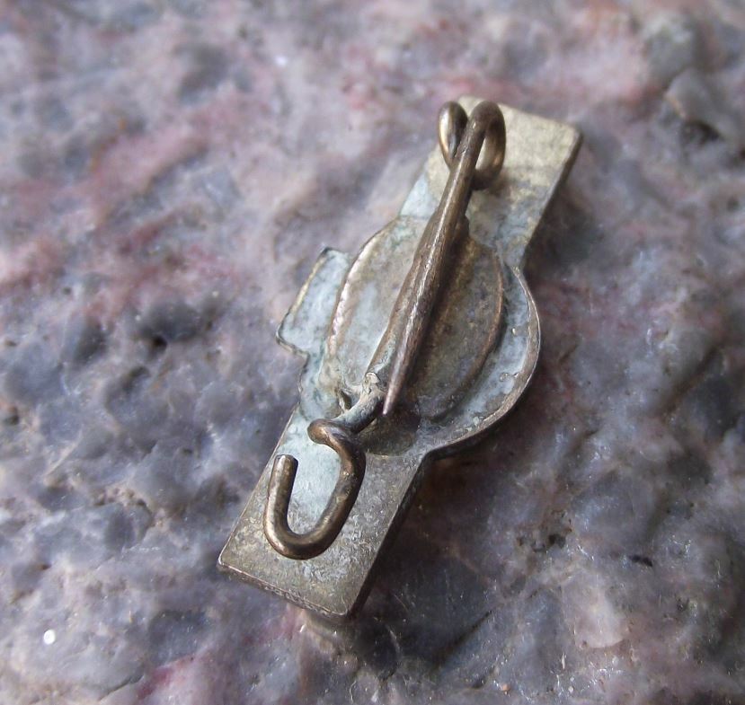 1962 NAW Nationale Aufbauwerk DDR German National Front Compass Hammer Pin Badge - Badgecrazy