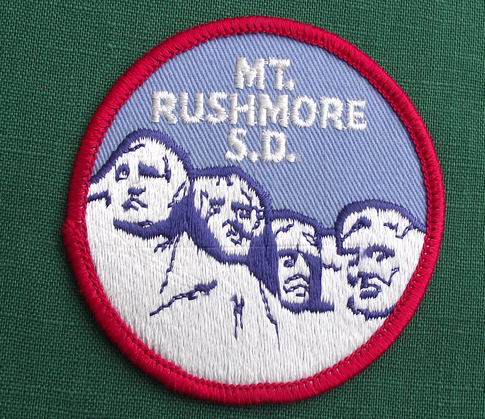 1980s Mt Mount Rushmore South Dakota Presidents of America Sew on Clothes Patch - Badgecrazy