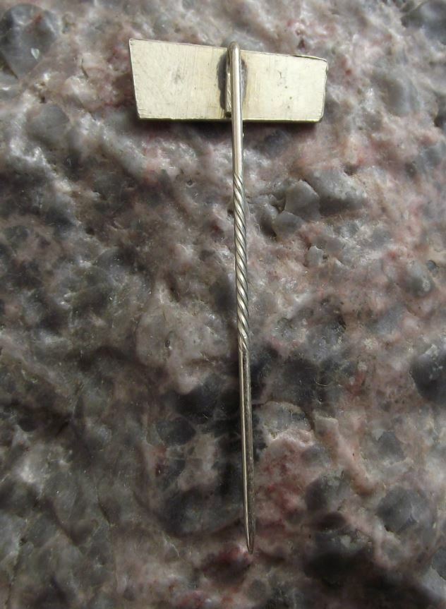 Antique Deutz Fahr German Farm Machinery Tractor Maker Agricultural Pin Badge - Badgecrazy