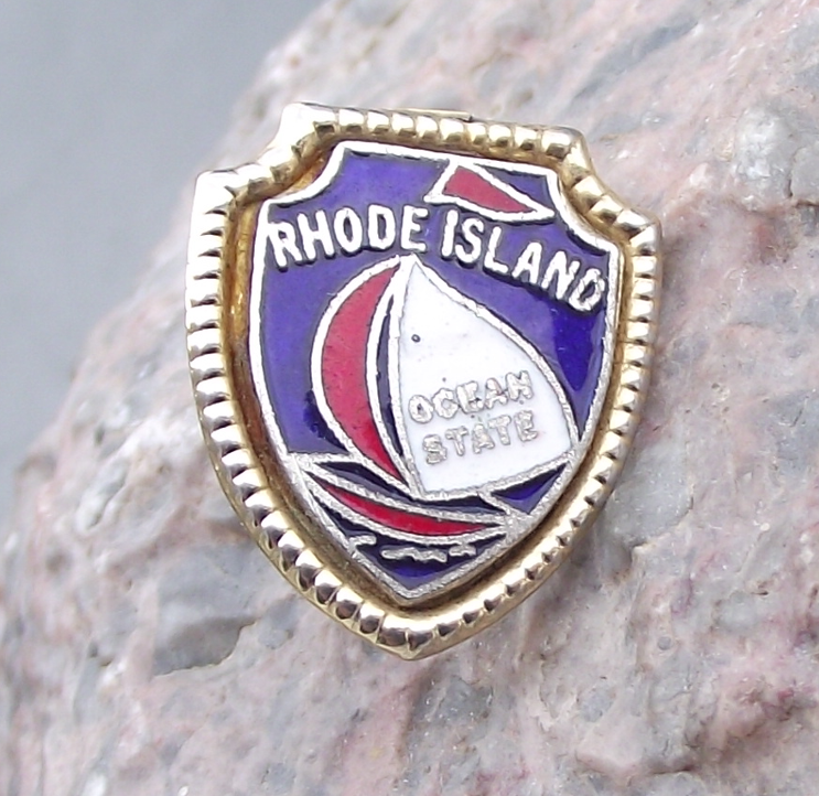 Rhode Island Ocean State Sailing Boat Ship USA American Sailing Yacht Pin Badge - Badgecrazy