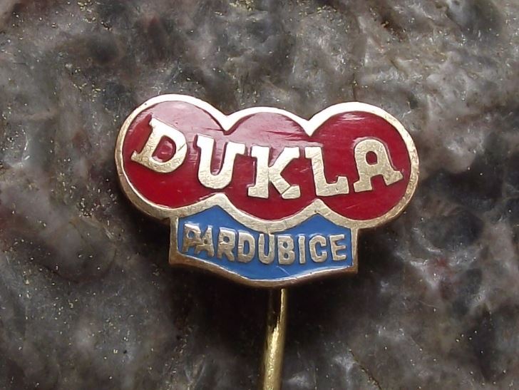Antique Dukla Pardubice FC Army Football Soccer Club Czechoslovakia Pin Badge - Badgecrazy
