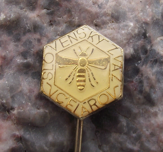 Vintage Slovakia National Honey Bee Keeping Association Club Members Pin Badge