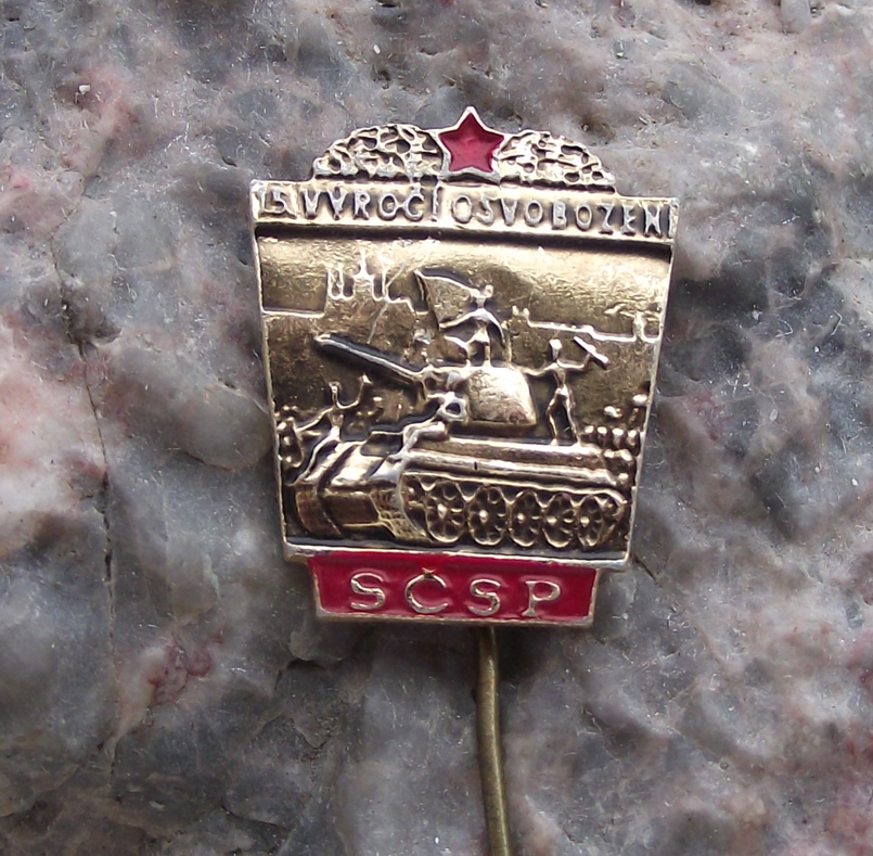 1960 SCSP Czechoslovakia Soviet T34 Tank Liberation Pin Badge