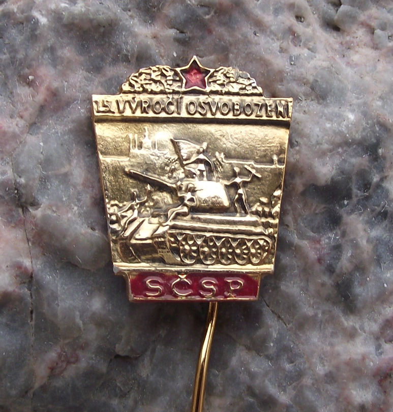 1960 SCSP Czechoslovakia Soviet T34 Tank Liberation Pin Badge