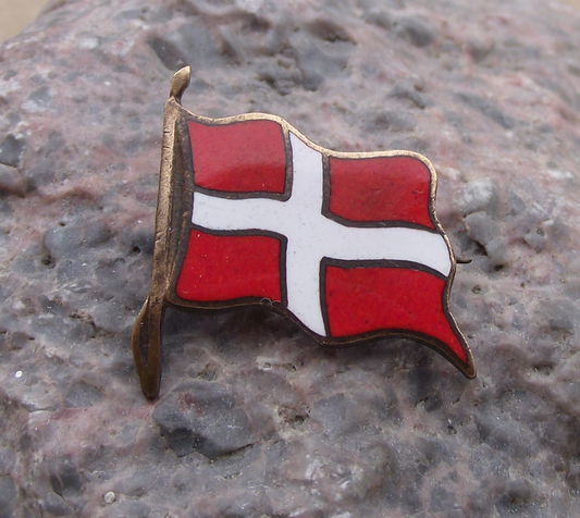 Vintage Danish Denmark Scandinavian Cross Clasp National Flag Pin Badge