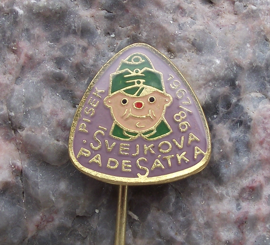 1986 Good Soldier Svejk Jaroslav Hasek Czech Novel Pisek 50km Walk Pin Badge