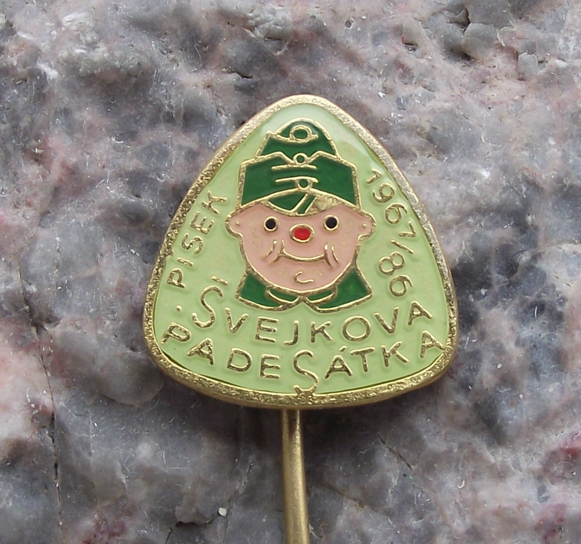 1986 Good Soldier Svejk Jaroslav Hasek Czech Novel Pisek 50km Walk Pin Badge