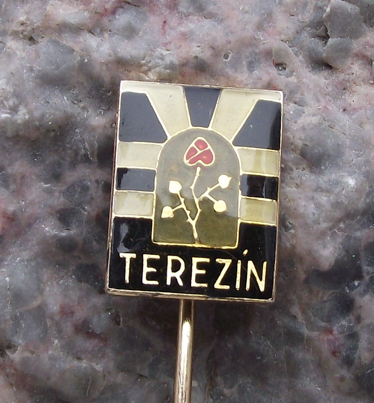 Vintage Terezin Nazi Concentration Camp Gates Liberation Red Rose Pin Badge