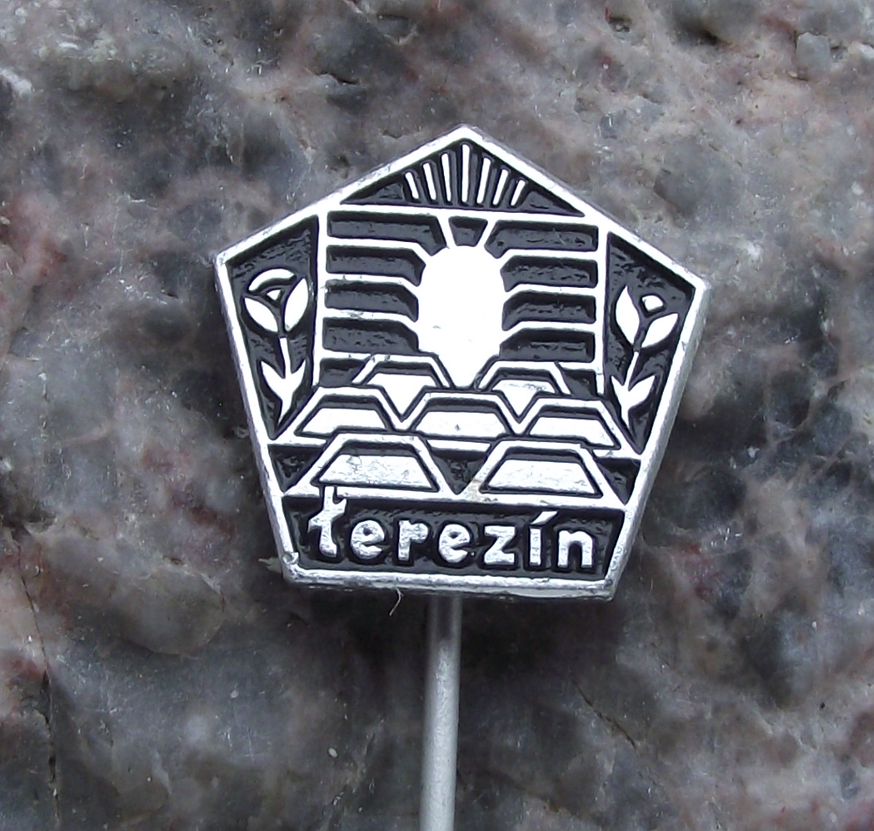 Vintage Terezin Concentration Camp War Graves Remembrance Pin Badge