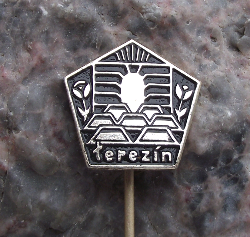 Vintage Terezin Concentration Camp War Graves Remembrance Pin Badge