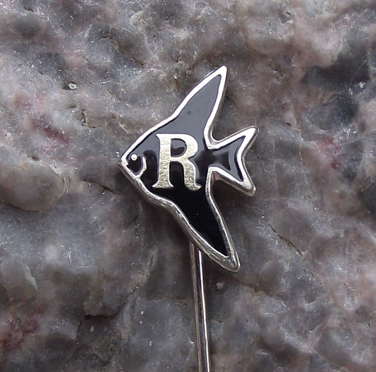 Vintage Angelfish Pterophyllum Aquarium Tropical Fish Club Letter R Pin Badge